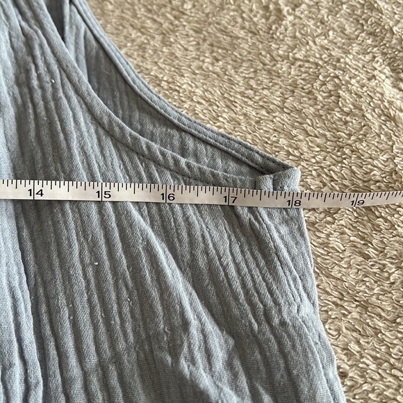 Listicle Halter Top - Size Small NWT - Picture 8 of 10